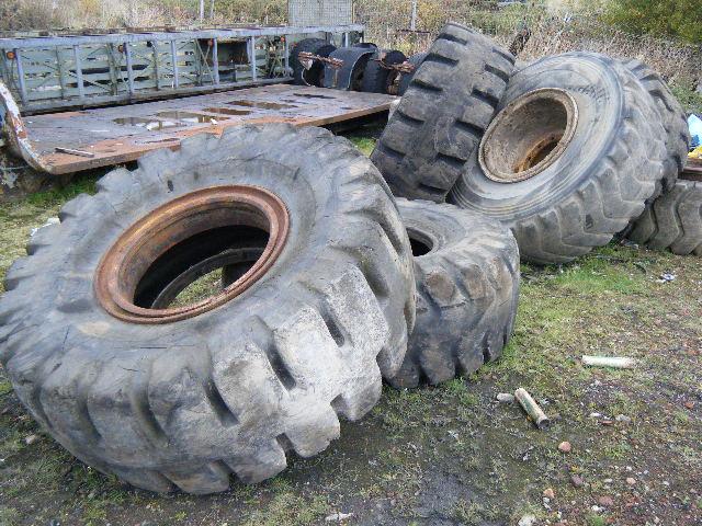 Earth moving tyres